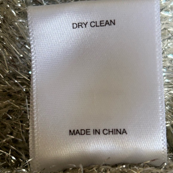 Chelsie&Violet silver/gray sparkly long sleeve v- neck cropped sweater nwt - Picture 5 of 6